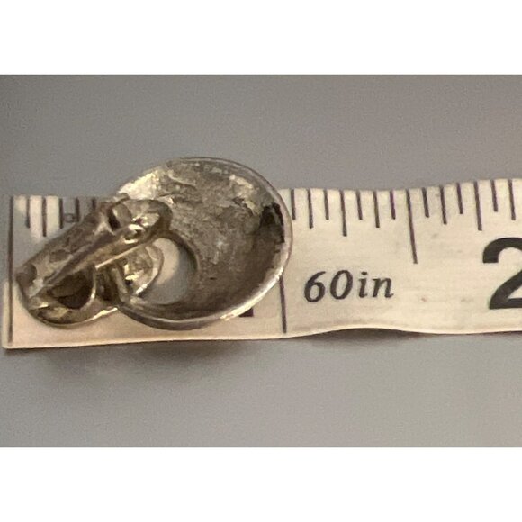 Vintage Silver Tone Clip On Doorknocker Earrings Textured Lightweight Estate 1" - Picture 5 of 5